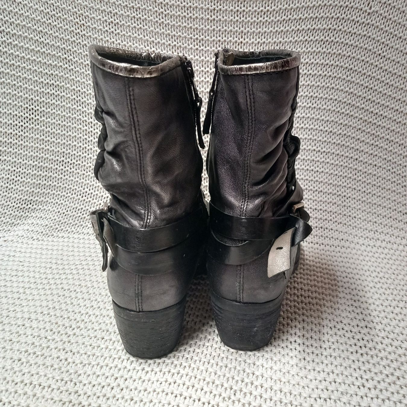 Scarpe da donna: Lederstiefel Piedi Nudi Gr.40 schwarz – Usato da Gwatt (Thun) venduto da umwelt-brocki 3