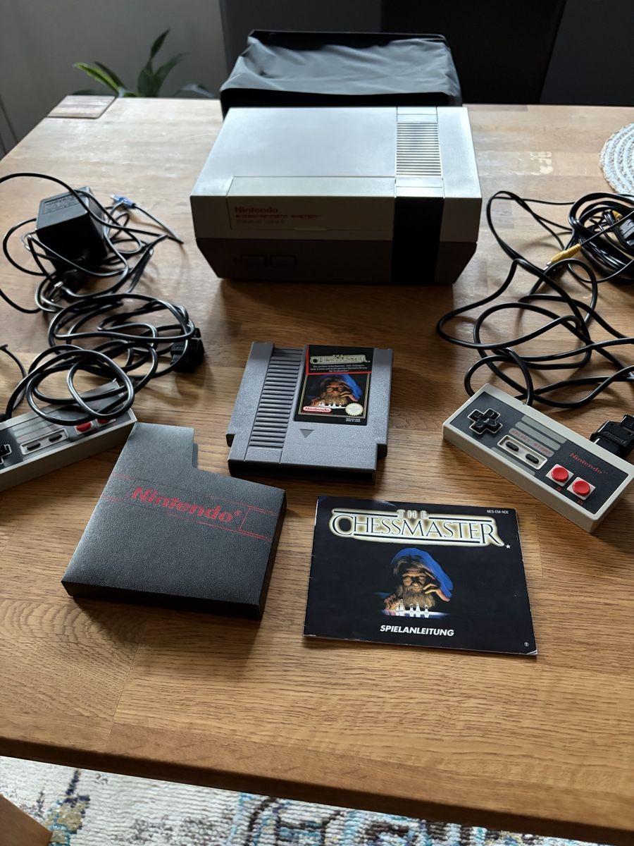 Nintendo Console: NES Konsole - 2 Controller - 1 Spiel - Top Zustand – Usato da Baden venduto da tob_t8gw 1