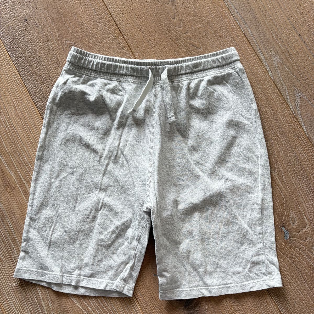 H&M Lotti & Set di vestiti: Shorts-Set H&M Grösse 134  – Usato da Aarburg venduto da cha_6t8j