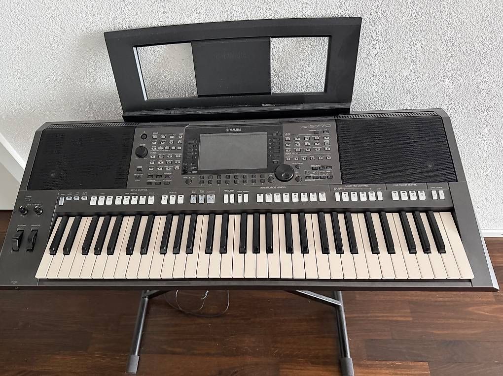 Yamaha Strumenti musicali: Keyboard Yamaha psr s 770 – Nuovo (secondo la descrizione) da Solothurn venduto da abr_7m9s 1