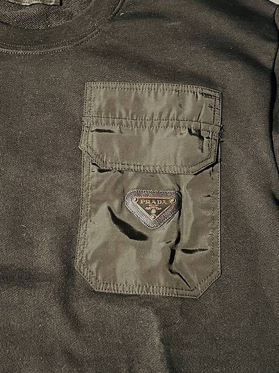 Maglioni & Felpe: Schwarzer Prada Pullover, Top Zustand, Grösse M – Usato da Niederhasli venduto da ee1308 1