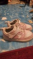 Nike Turnschuhe Gr. 26 Rosé/Weiss mit Klett, Top Zustand