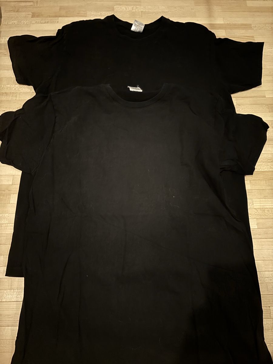 T-shirt: 2 t-shirt L – Usato da Allens venduto da FurrerN