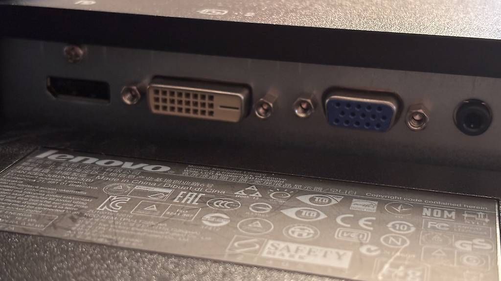 Ecrans: Monitor Lenovo 24 Zoll – D'occasion à Staad SG par Manu770 4