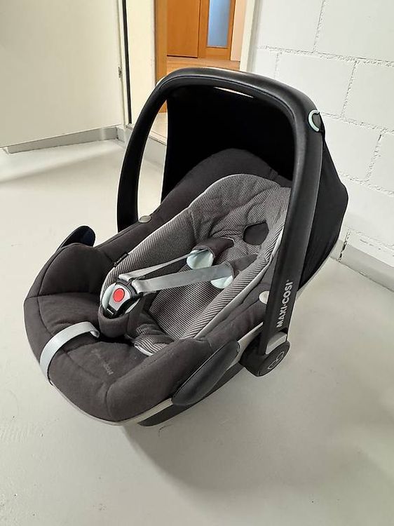 Sièges auto: Maxi Cosi Pebble sehr gut erhalten  – D'occasion à Wädenswil par evaszundi 1