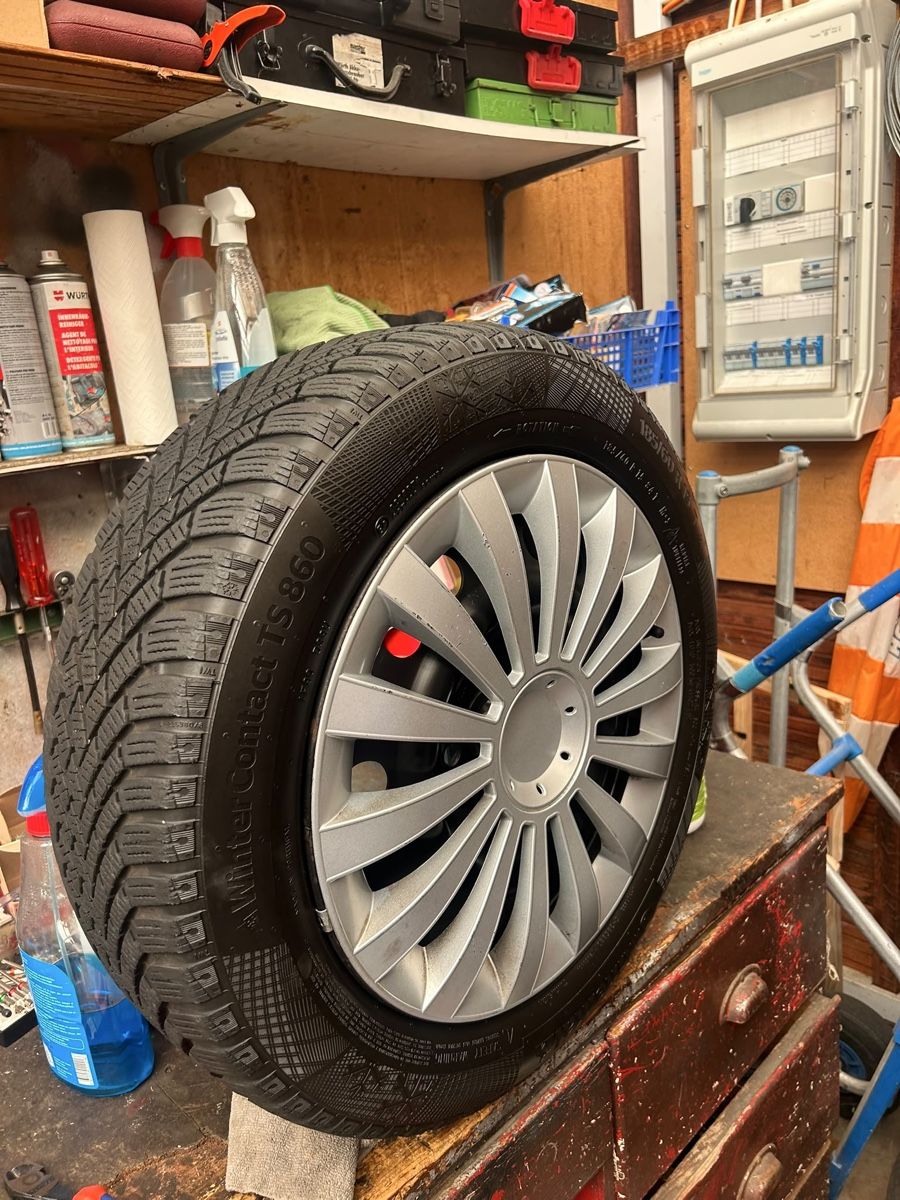 Pneumatici & Ruote complete: Opel Meriva Winterräder – Usato da Nussbaumen AG venduto da mel_vhm5 1