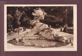 BERN - Weltpostdenkmal - Leute - 1930 // Eckbug //