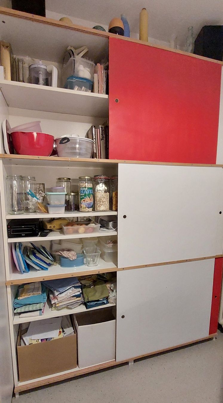 Scaffali: Grosses Gestell mit Schiebetürchen - Selbstbau – Usato da Kriens venduto da Taote 2