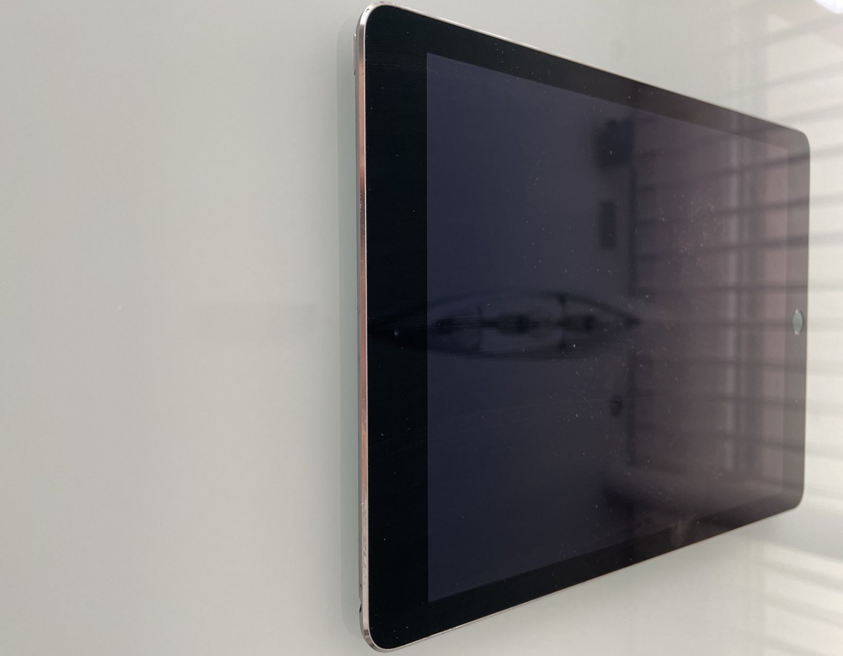 Apple Tablet PC: Apple Ipad Air 2.Gen 64Gb Wifi – Gebraucht aus Buchs ZH von Gladiatore 3