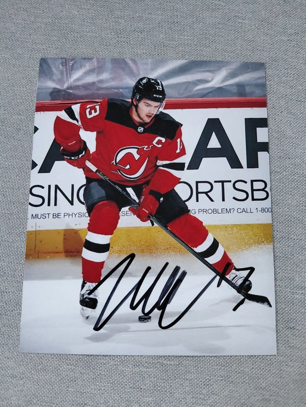 Autografi: Autogramm Nico Hischier – Usato da Schmerikon venduto da Olympia04