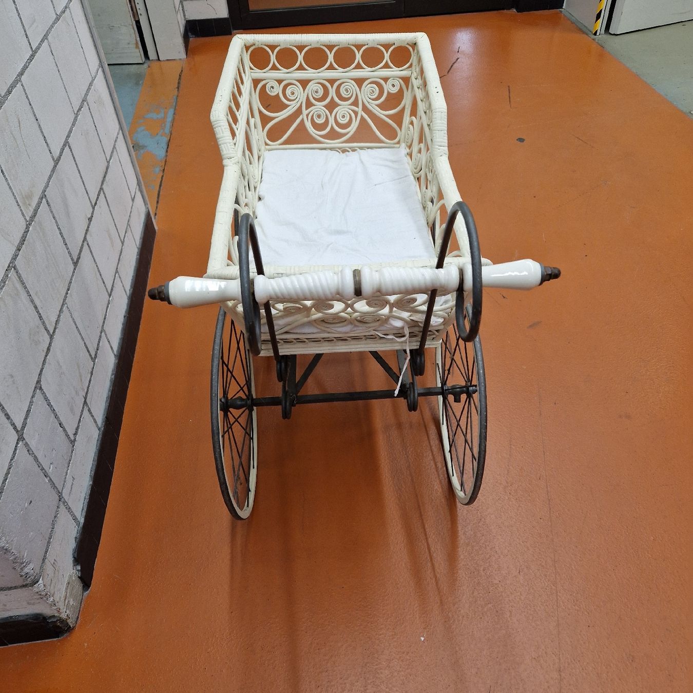 Carrozzine: Vintage Kinderwagen – Usato da Bern venduto da latrouvaillebern 1