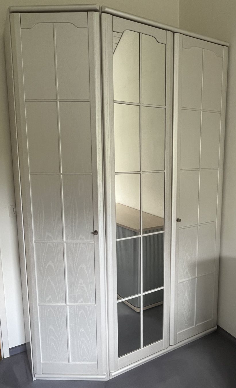 Armadi: Kleiderschrank – Usato da Mönchaltorf venduto da Rog_9by5