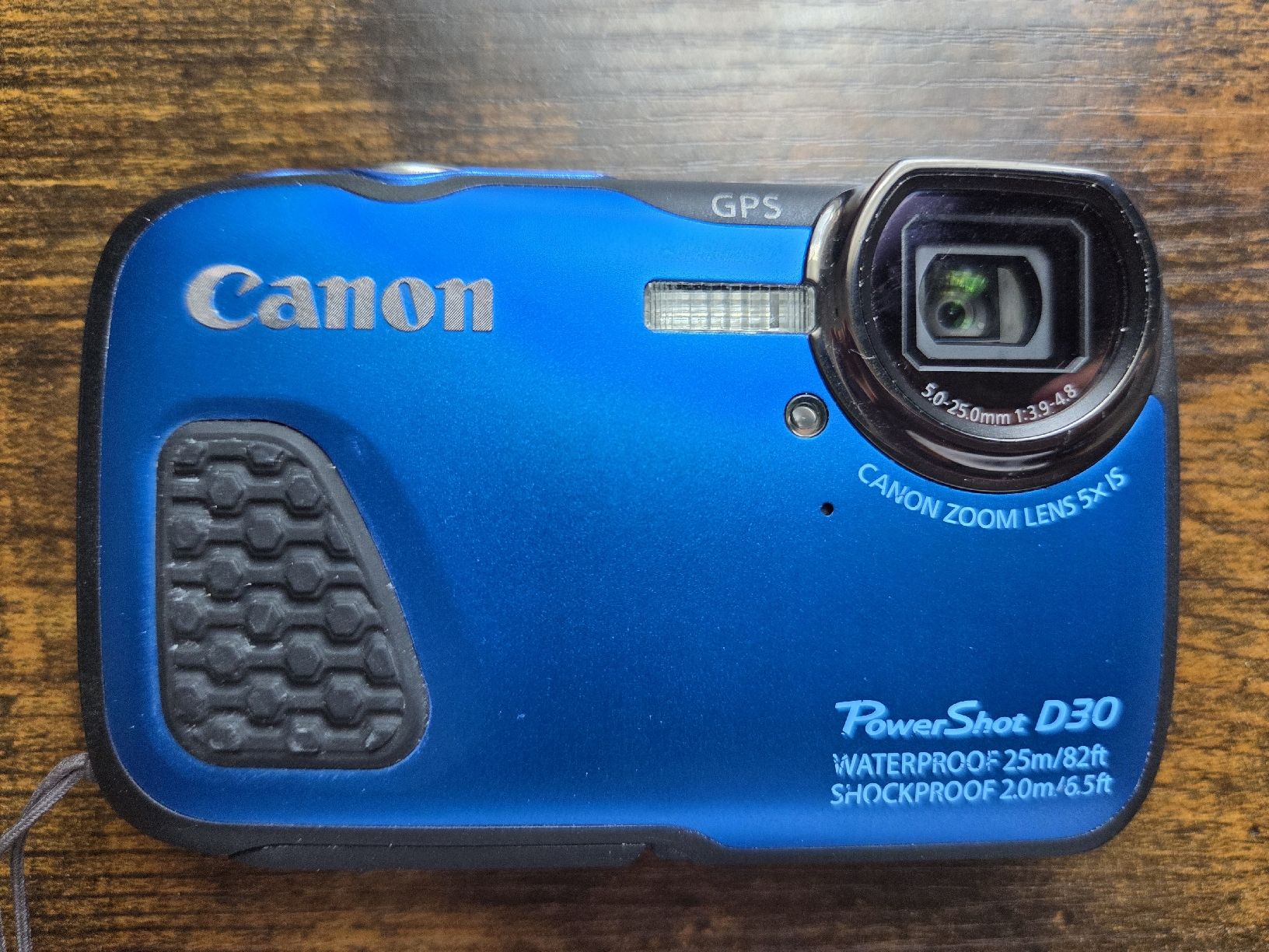 Canon Fotocamera: Canon PowerShot D30 blue waterproof camera with accessories – Usato da Winterthur venduto da Maricels_Boutique 2