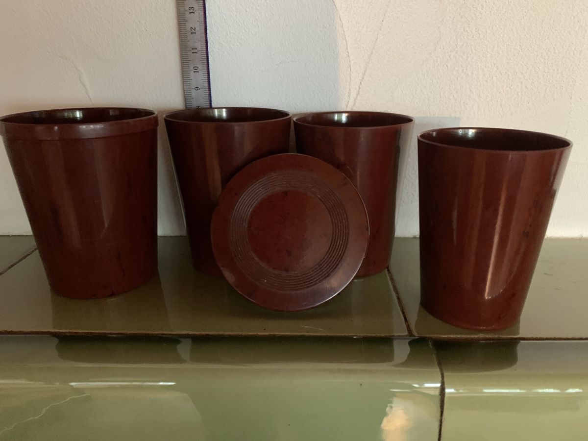 Tazze: Vintage Bakelit Becher OWO – Usato da Egg b. Zürich venduto da ohtannenbaum
