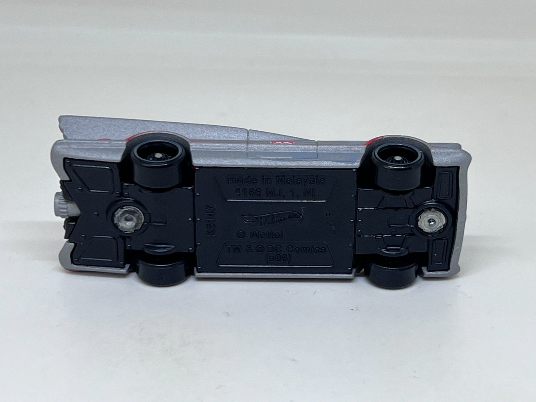 Hot Wheels Modellini d'auto: Hot Wheels TV Series Batmobile #121 – Usato da Wildegg venduto da LaaBoutique 3