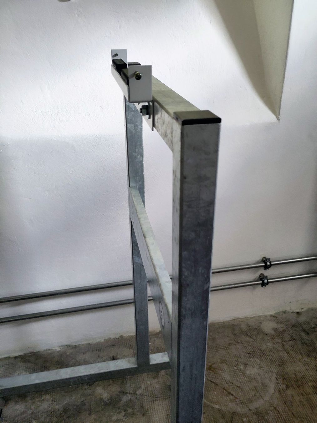 Sonstiges zu Optik: Support à roulettes métallique pour fixer un Secomat – Gebraucht aus Cormoret von vote1881 2