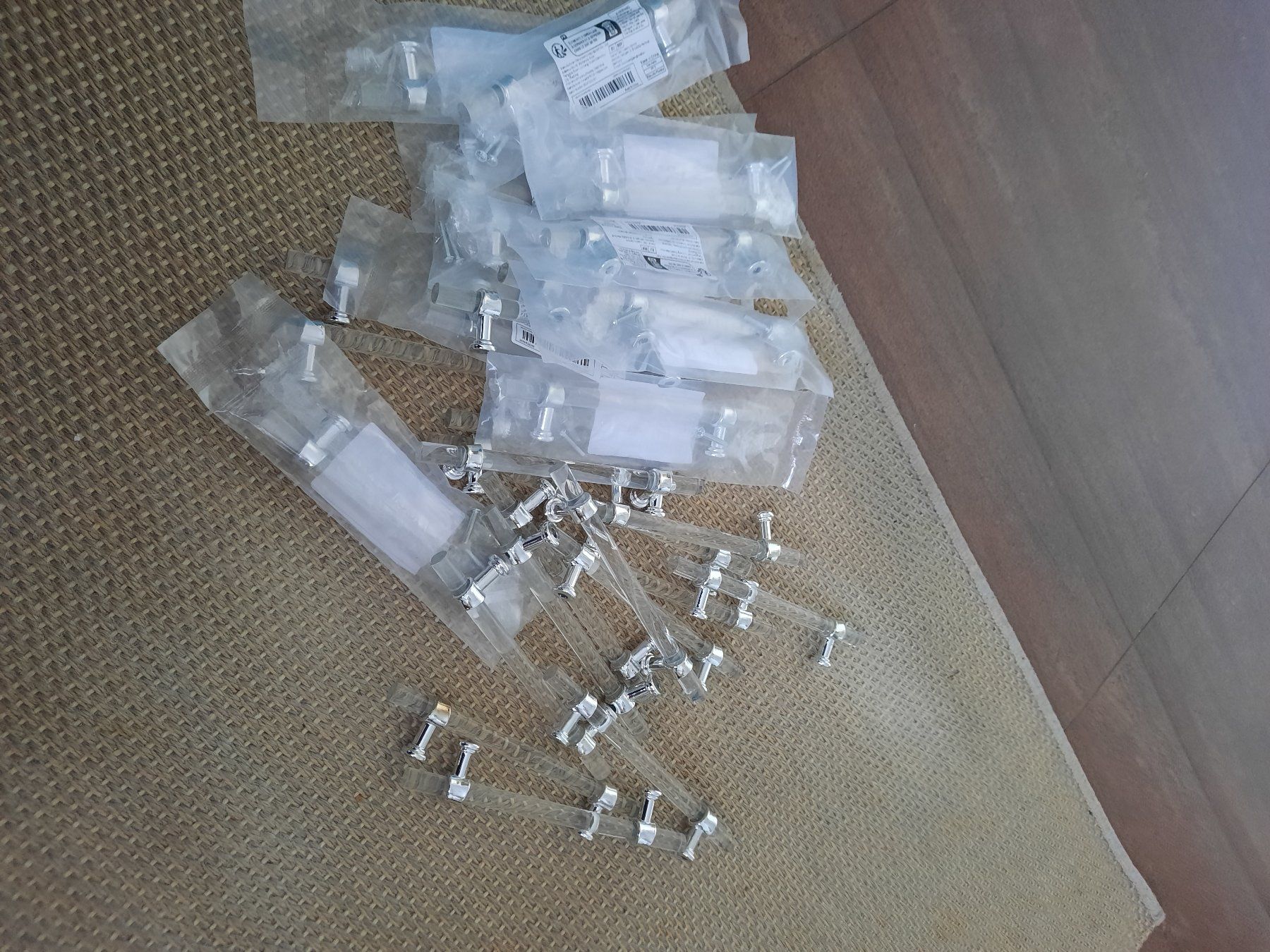 Tutte le decorazioni: Acrylic Door Handles – Usato da Wohlen AG venduto da hgh_sd8y