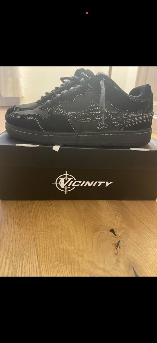 Scarpe da uomo: Vicinity Schuhe, Schwarz, Grösse Eu43 Top zustand – Nuovo (secondo la descrizione) da Mollis venduto da dom_8vhw 2