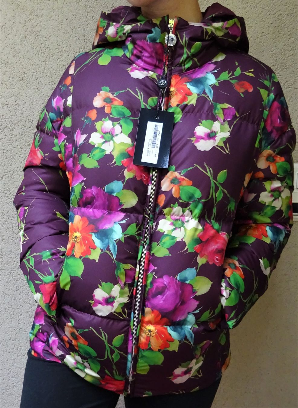Vestes: BLUMARINE BELLISSIMO e COMODO piumino taglia : 42 IT – Neuf avec emballage d'origine à Bissone par vis_lpp9