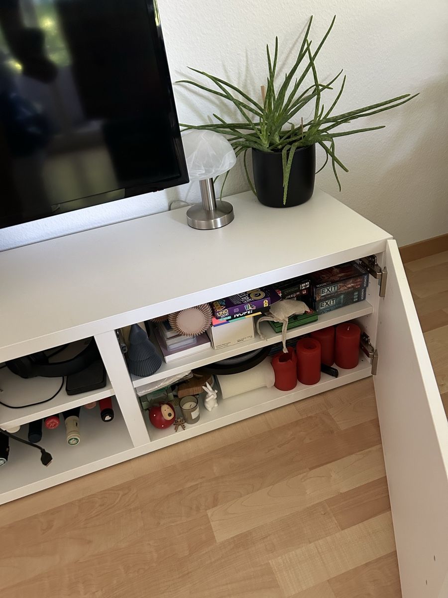 Ikea TV Möbel: Ikea TV Möbel mit integrierter TV Halterung – Gebraucht aus Rüschlikon von ann_8tql 2