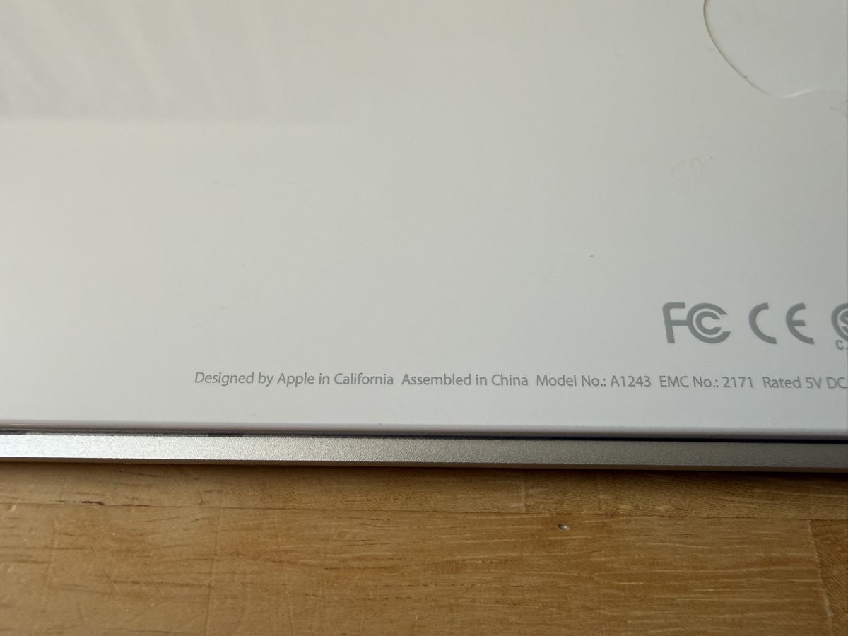 Apple Tastiere: Apple Tastatur/ Keyboard, Model A1243 USB – Usato da Giswil venduto da urr_7c5j 3