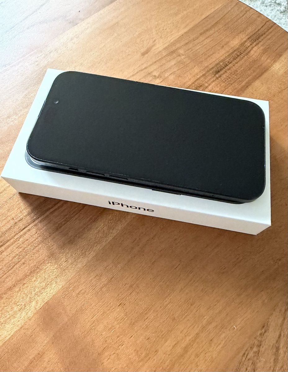Apple Portables: iPhone 15 128GB Black – D'occasion à Erlenbach ZH par narelke 4