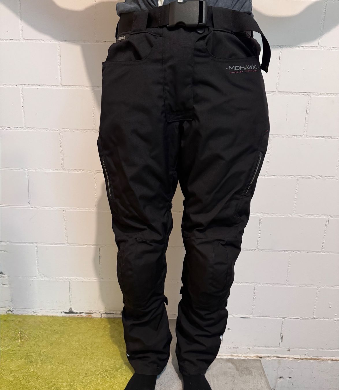 Completi & Tailleur: Motorradanzug DRIVE Damen schwarz/rot – Nuovo (secondo la descrizione) da St. Gallen venduto da syna_99 4