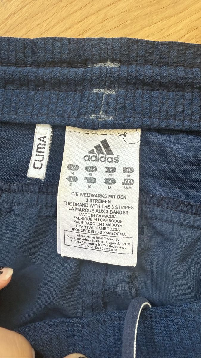Adidas Pantaloni: Adidas Shorts, dunkelblau, Gr. M – Usato da Gelterkinden venduto da teddywidder 1