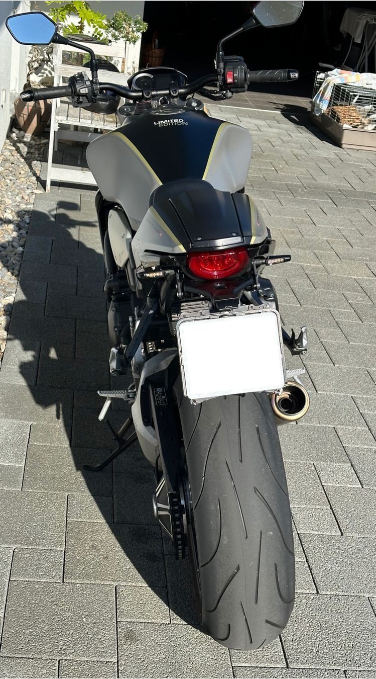 Honda Strada: HONDA CB1000R Swiss Edition – Usato da Tavannes venduto da ale-x-co 3