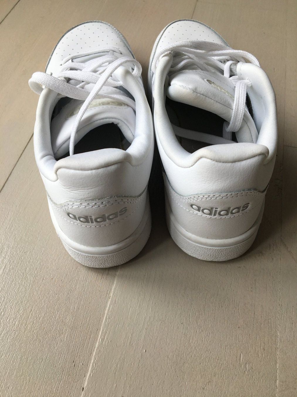 Adidas Scarpe da donna: Adidas Turnschuhe Gr. 37.5 – Nuovo (secondo la descrizione) da Duggingen venduto da osere 2