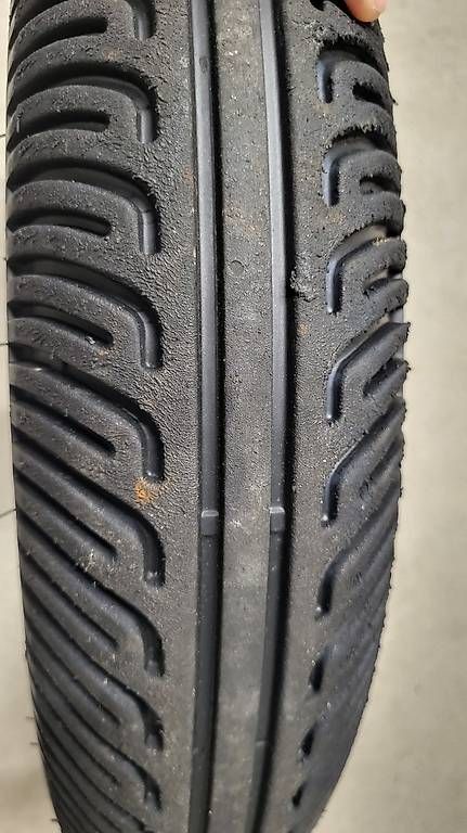 Parti ricambio per ciclomotori: Pirelli Rain vorne - Regen Reifen – Usato da Wallisellen venduto da Mightybarb