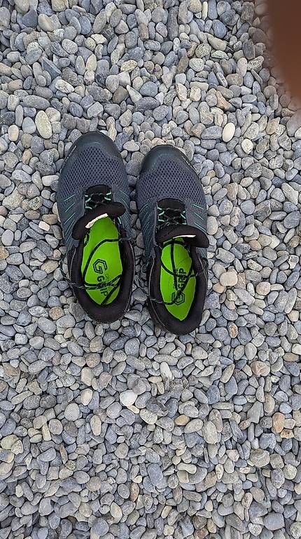 Scarpe da donna: Trailrunning/Wanderschuhe mit Gorotex Gr.36 – Usato da Zollikofen venduto da Serious 4