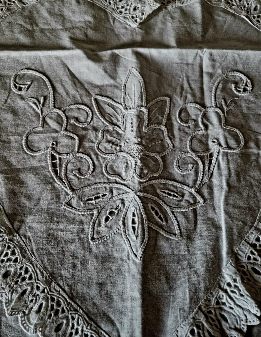 Bettwäsche: 2 Paradekissen mit Stickerei 92x92cm – Neu (gemäss Beschreibung) aus Bern von Antikbatik 6
