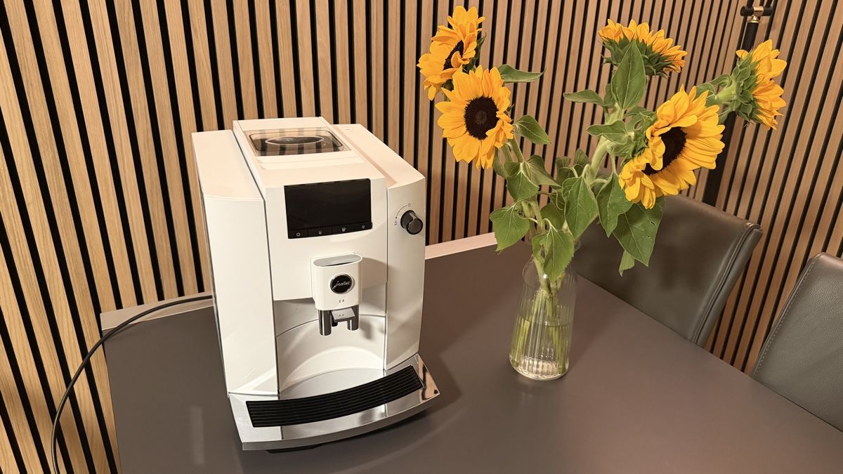 Jura Kaffeemaschinen & Espressomaschinen: Jura E4 Kaffeevollautomat – Gebraucht aus Thun von Nath