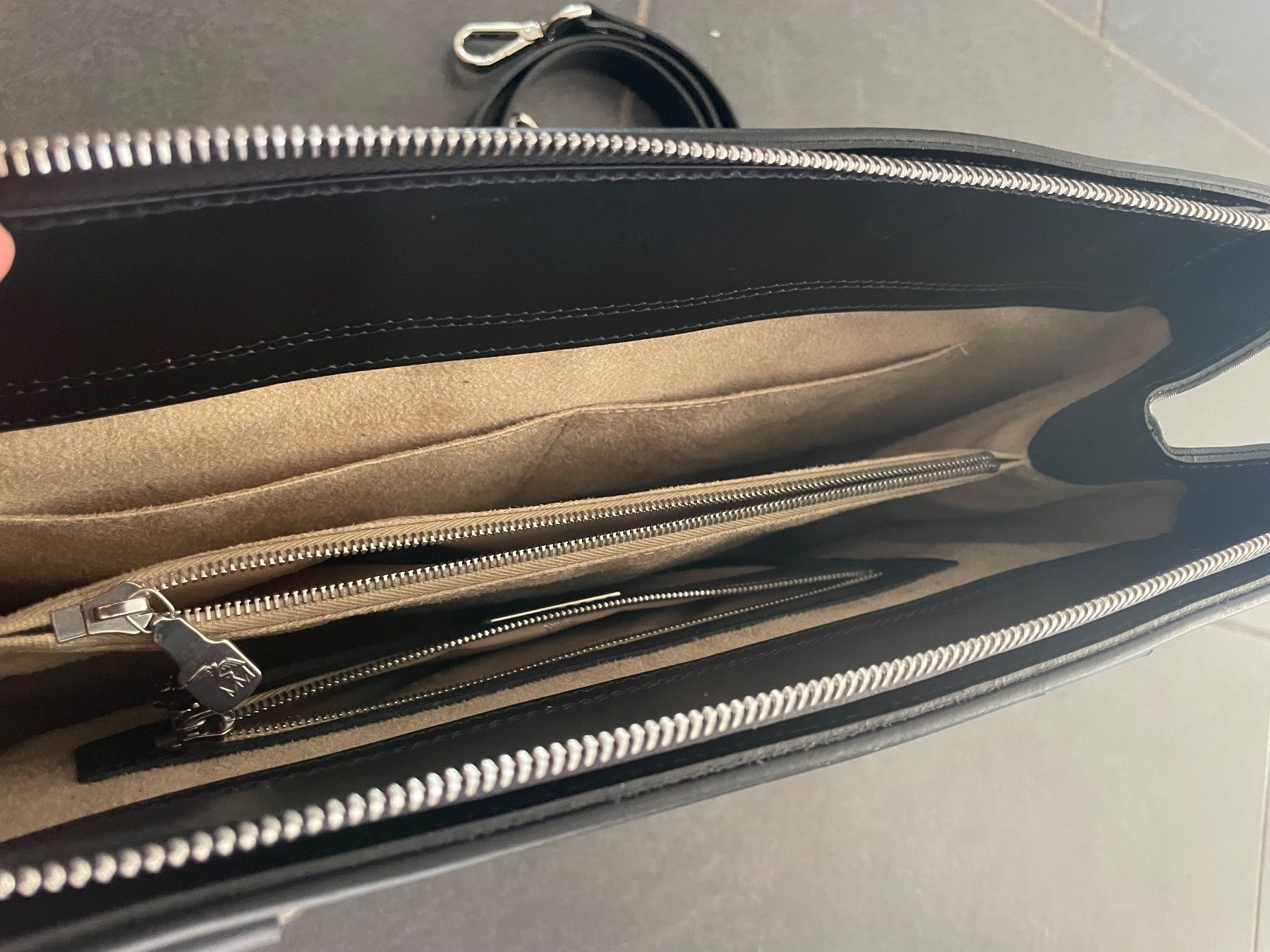 Maison Mollerus Borse da donna: Neue Maison Mollerus Sulz Tasche schwarz silber – Nuovo e nell'imballaggio originale da Illnau venduto da cla_jqf8 4
