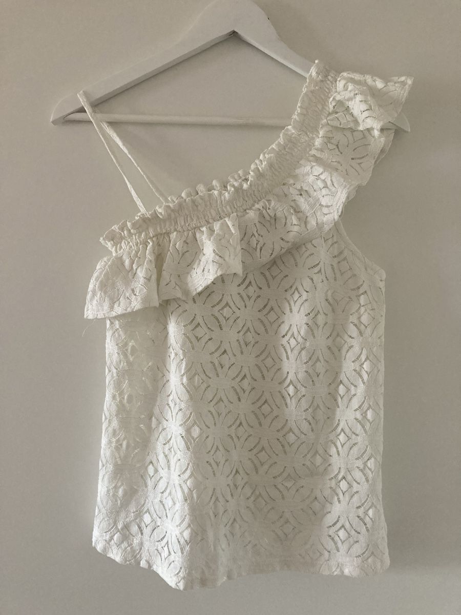 H&M Camicette: Schickes weisses Sommer Oberteil mit Rüsche – Usato da Zürich venduto da Timbera