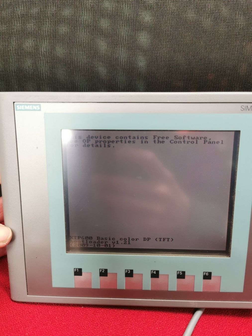 Siemens Sistema di controllo: Siemens SIMATIC HMI KTP600 Basic Color DP Touch Panel Top! – Usato da Niederlenz venduto da Chevy_V8