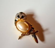 Modeschmuck Eulenbrosche mit Glitzersteinen