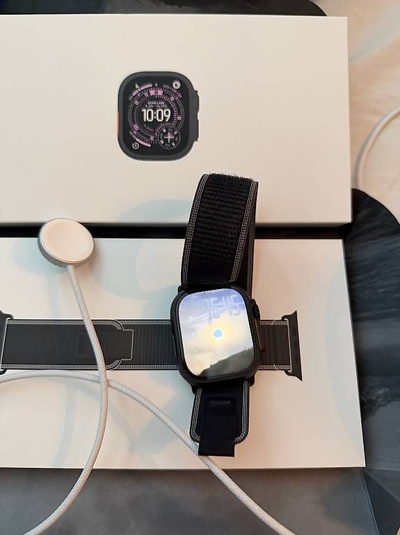 Smartwatch: Apple Watch Ultra 3 49mm – Usato da St. Urban venduto da Fin_d2jv
