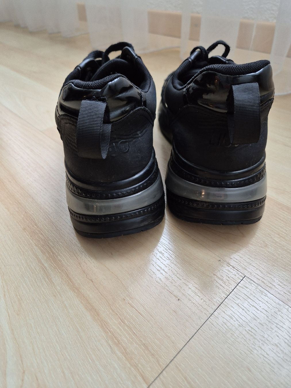 Liu Jo Scarpe da donna: Schwarze Sneaker LIU JO Gr. 40 – Usato da Rotkreuz venduto da tat_8zds 2