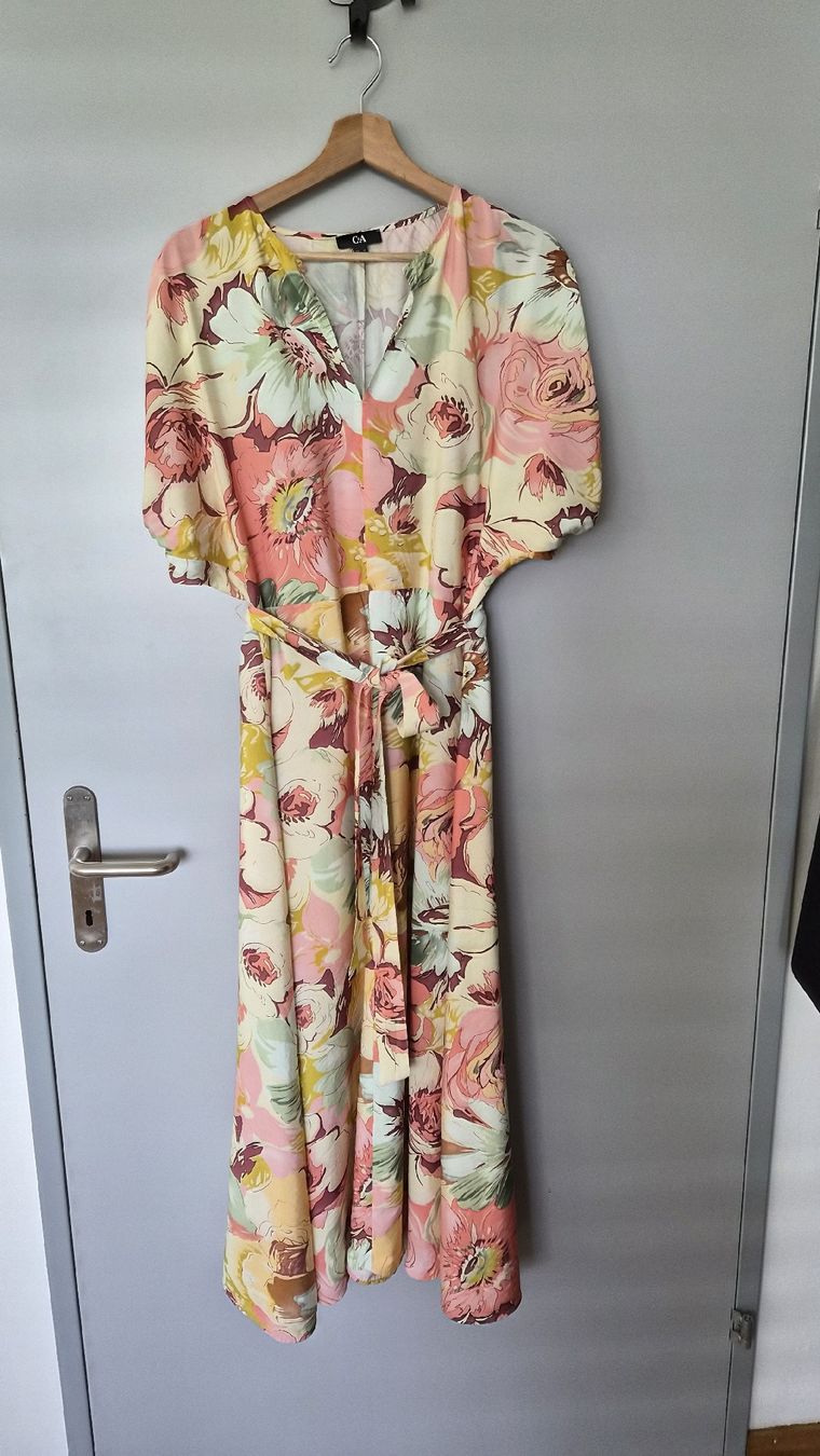 C&A Kleider: Kleid Blumenmuster Grösse 40 neu – Neu (gemäss Beschreibung) aus Münchenbuchsee von toviloa