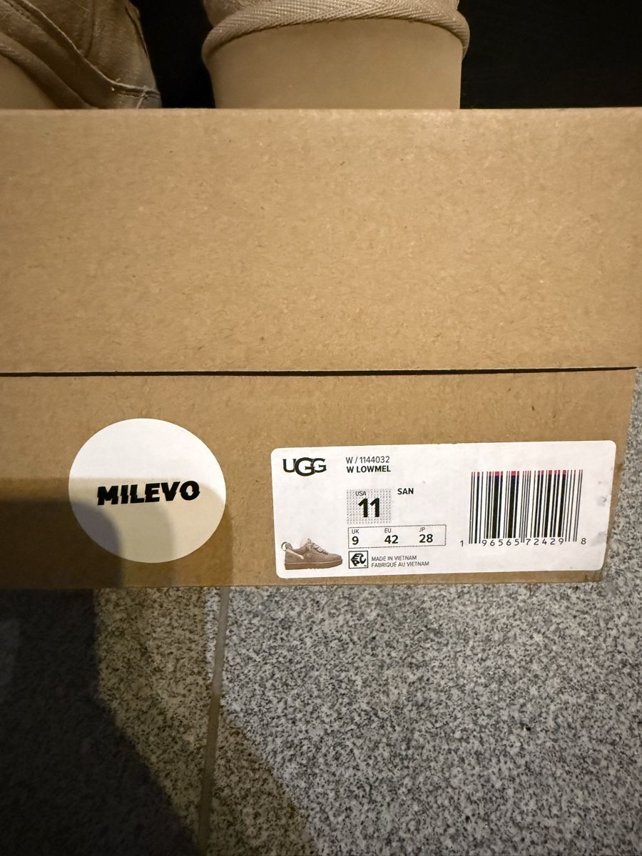 Ugg Scarpe da donna: UGG Lowmel sand Gr. 42 – Nuovo e nell'imballaggio originale da Schmerikon venduto da Rafail.w 6