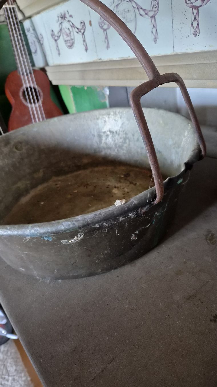 Pentole: Kupfertopf mit Henkel alt ca. 40 cm Durchmesser – Usato da Kölliken venduto da Upcycling-by-Mc-TAM 1