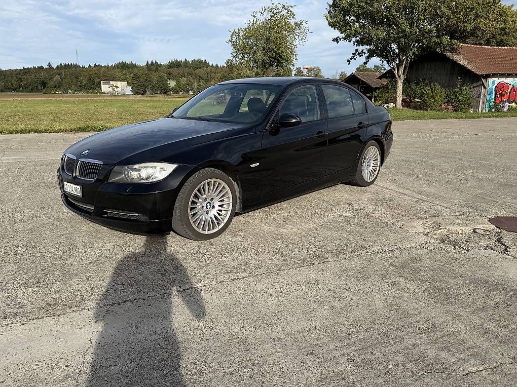 Automobili: Bmw E90 330i Heckantrieb – Usato da Muri AG venduto da Aero96