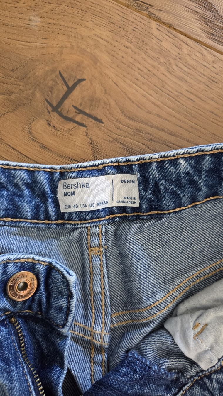 Bershka Jeans: Bershka Mom Jeans Gr. 40 – Nuovo (secondo la descrizione) da Courgevaux venduto da mel_v6qd 2