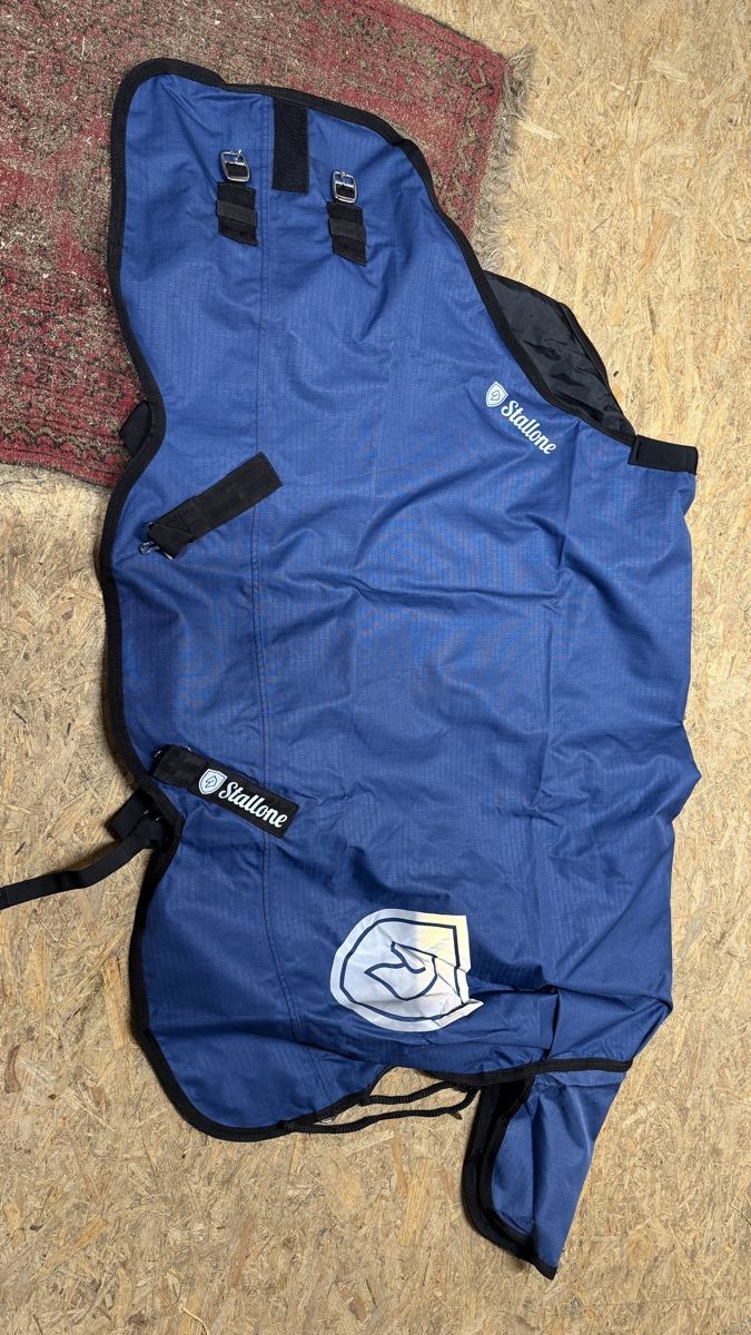 Decken: Stallone Regendecke – Neu und originalverpackt aus Thun von jaelw10