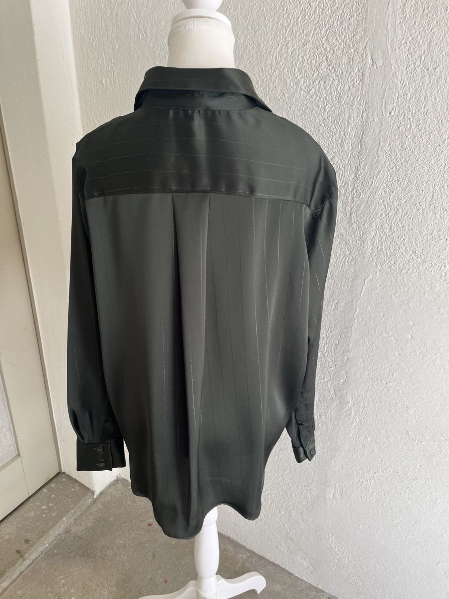 C&A Camicette: Schwarze Damenbluse mit silber Streifen Gr.44 – Nuovo e nell'imballaggio originale da Uster venduto da Corina0111114 1