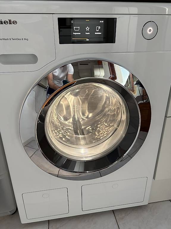Waschmaschinen: Miele WCR 800-60 CH  9Kg – Gebraucht aus Vich von Charles1277 1
