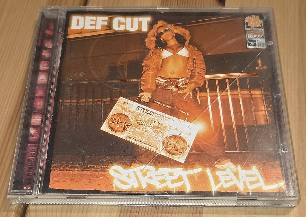 CD: Def Cut  Street Level (2001) (CD) – Usato da Lenzburg venduto da Djroc