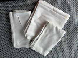 Lot de 4 nappes anciennes